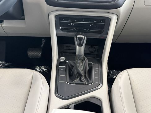 Certified 2023 Volkswagen Tiguan SE FWD image 17
