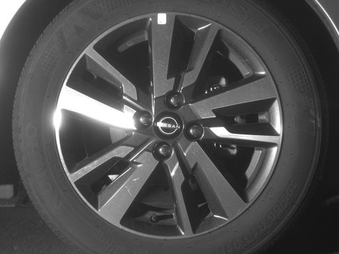Used 2025 Nissan Versa SV image 13