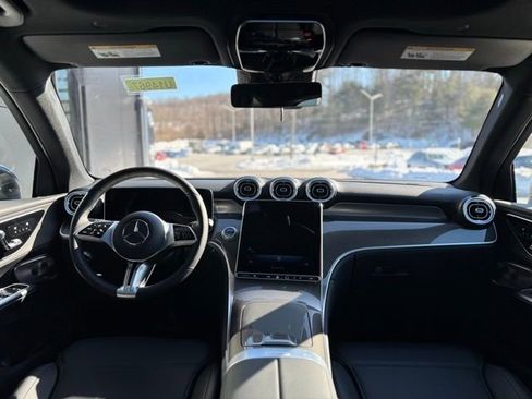 Used 2025 Mercedes-Benz GLC 300 4MATIC image 25