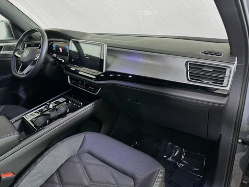 New 2026 Volkswagen Atlas Cross Sport SE image 27