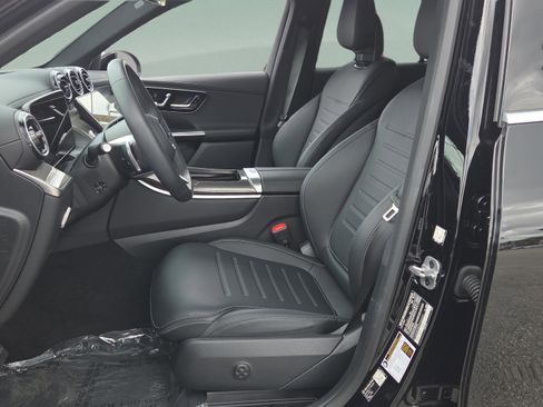 Used 2026 Mercedes-Benz GLC 300 image 9