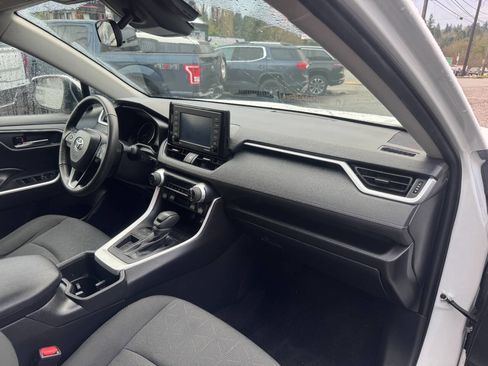 Used 2022 Toyota RAV4 XLE image 26