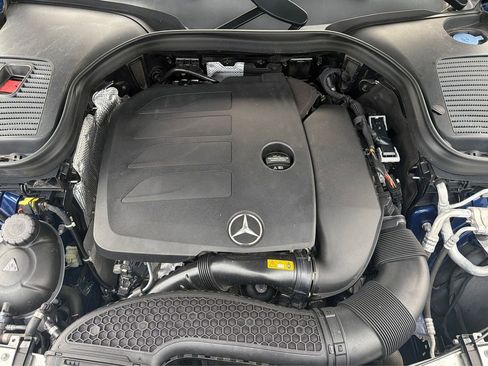 Used 2021 Mercedes-Benz GLC 300 4MATIC w/ Premium Package image 25