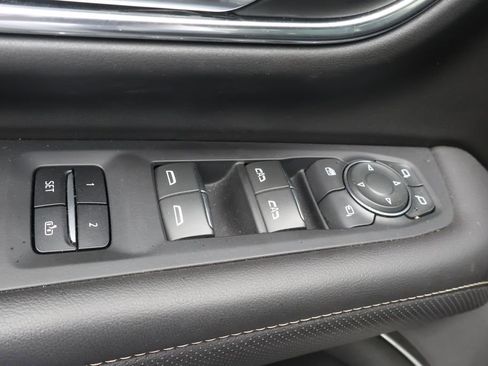 Used 2024 Chevrolet Suburban Premier AWD/4WD image 19