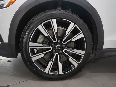 Used 2020 Volvo V60 T5 Cross Country AWD/4WD image 33