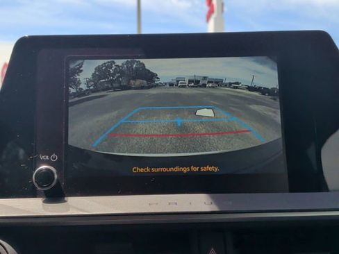 Used 2023 Toyota Prius XLE FWD image 23