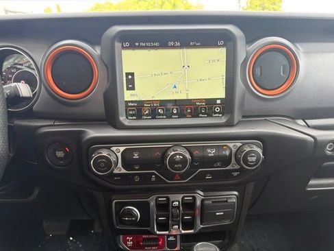 Used 2022 Jeep Gladiator Mojave w/ Trailer Tow Package AWD/4WD image 21