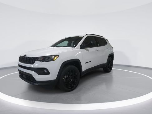 New 2026 Jeep Compass Latitude image 4