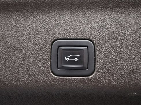 Used 2022 GMC Yukon SLT w/ SLT Premium Package RWD image 29