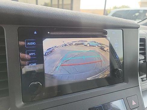 Used 2016 Toyota Sienna LE AWD/4WD image 13