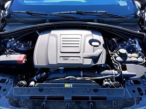 New 2026 Land Rover Range Rover Velar Dynamic SE image 12