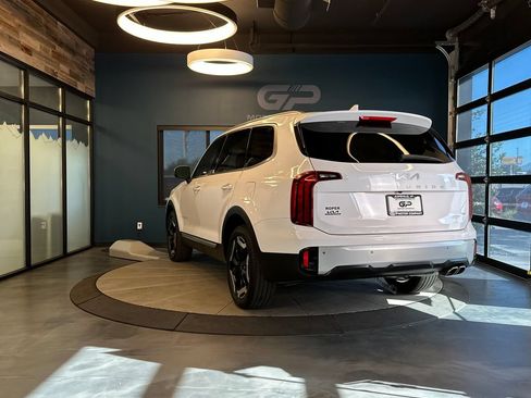 Used 2024 Kia Telluride S w/ S Sunroof Package AWD/4WD image 5
