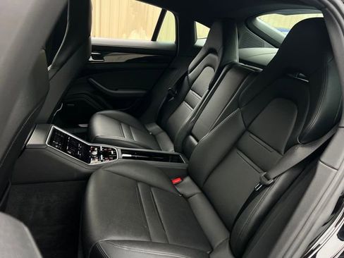 Used 2019 Porsche Panamera image 20