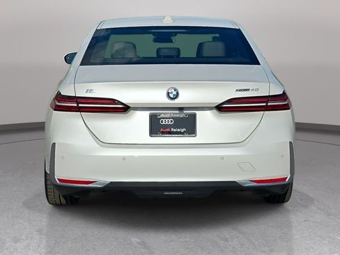 Used 2024 BMW i5 eDrive40i w/ Premium Package RWD image 8
