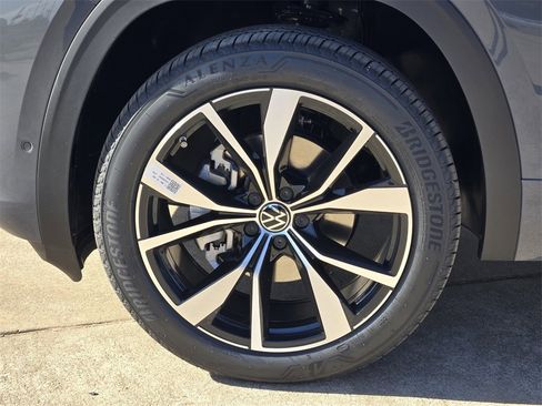 New 2026 Volkswagen Atlas SEL Premium R-Line image 10