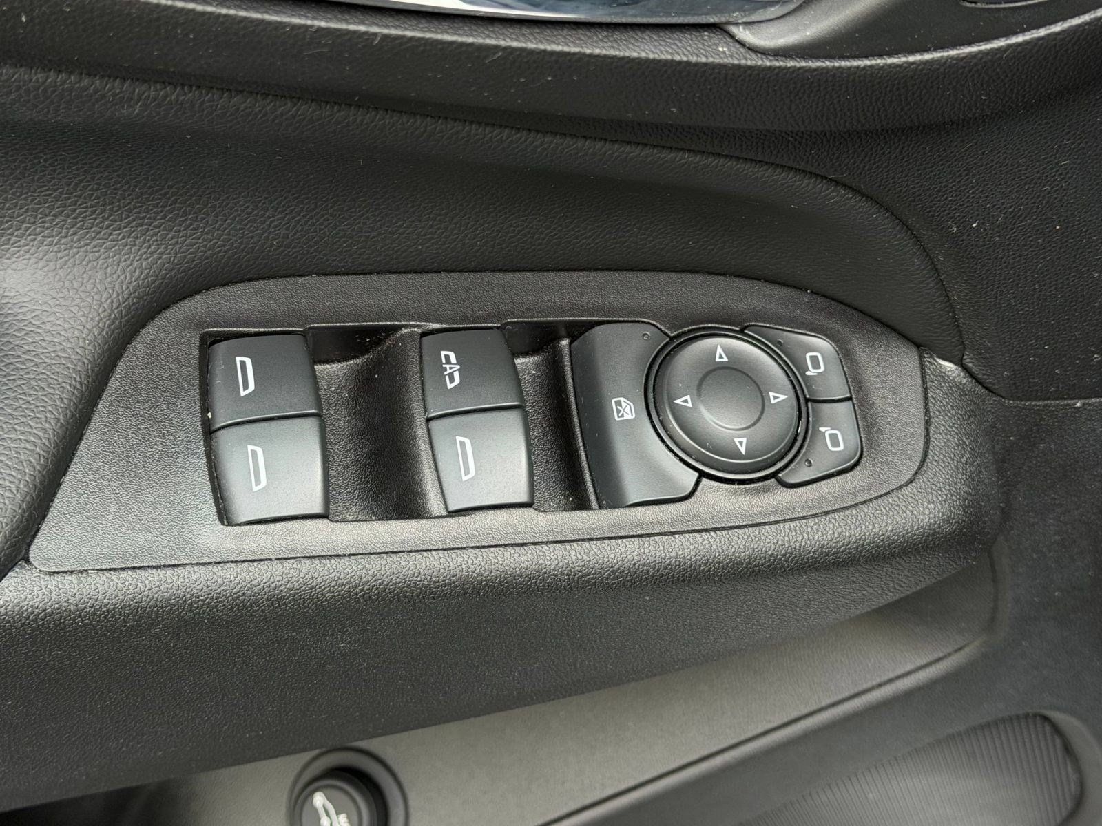 Used 2019 Chevrolet Equinox LT FWD image 30