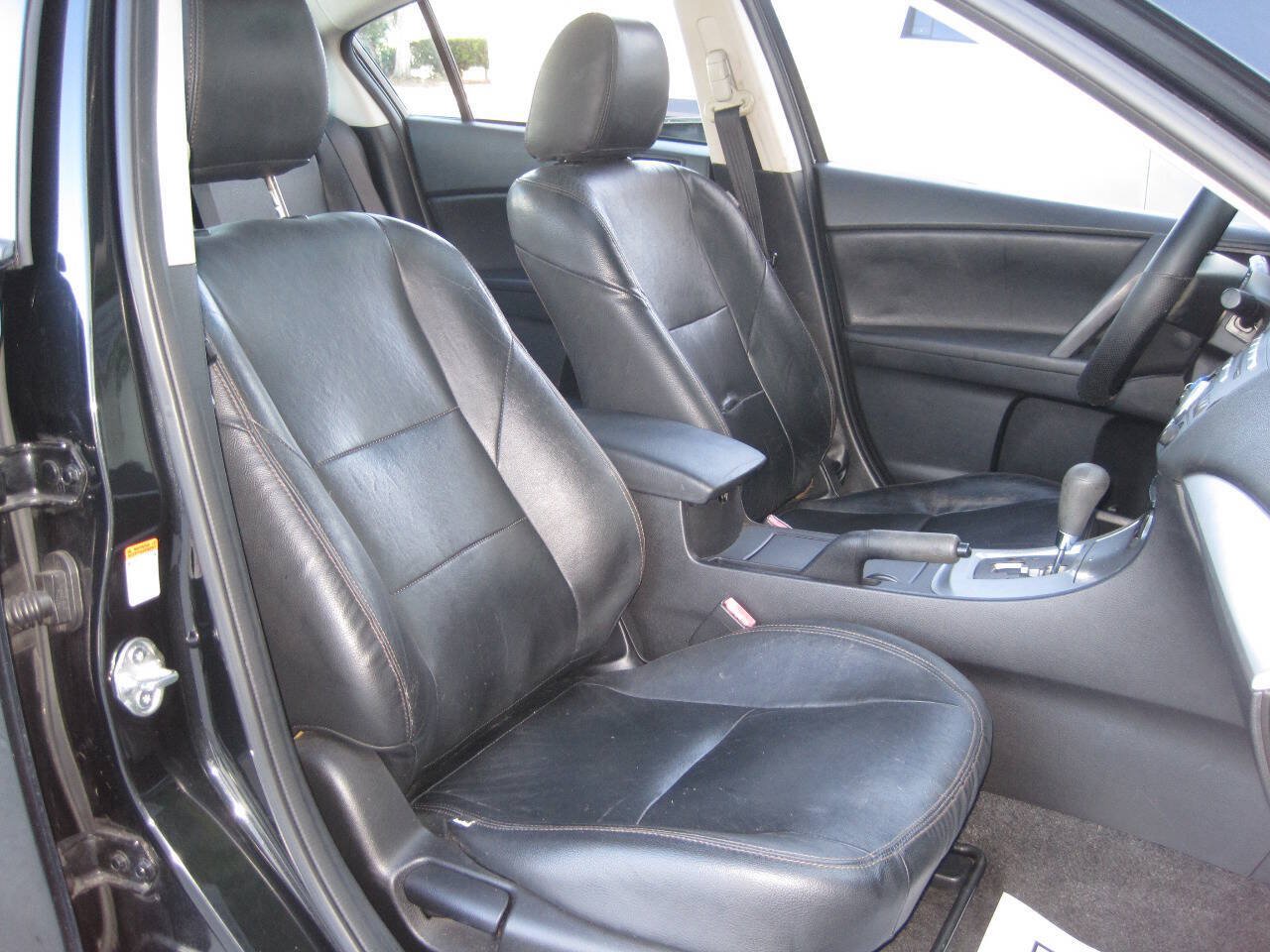 Used 2011 MAZDA MAZDA3 i Touring FWD image 27