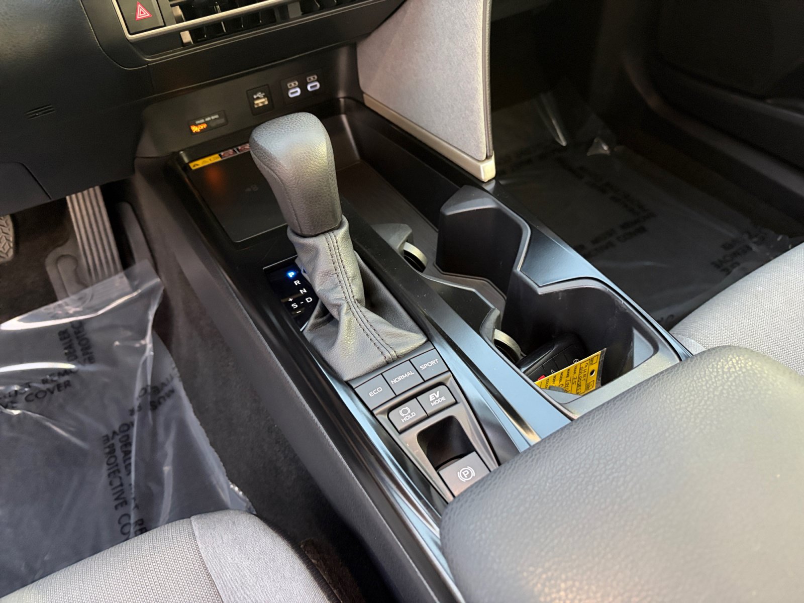 Used 2025 Toyota Camry LE FWD image 19