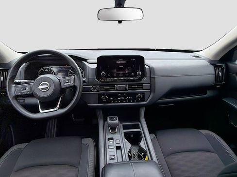 Used 2024 Nissan Pathfinder S image 15