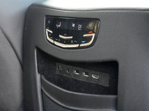 Used 2020 Cadillac Escalade Platinum image 21