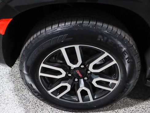 Used 2023 GMC Yukon XL AT4 image 11