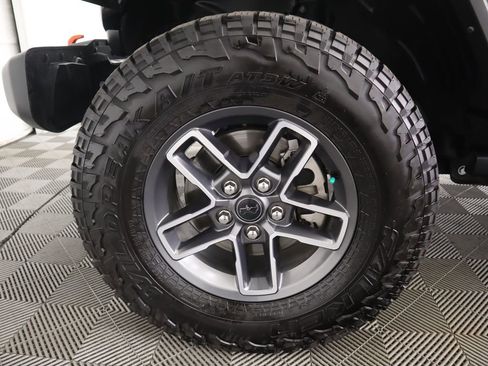 Used 2024 Jeep Gladiator Mojave w/ Convenience Group image 30
