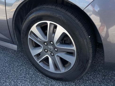 Used 2014 Honda Odyssey Touring image 12