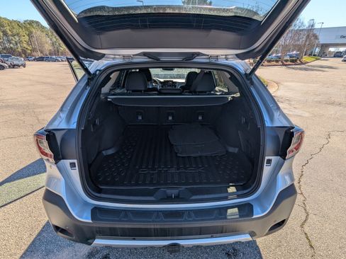 Used 2023 Subaru Outback Limited image 16