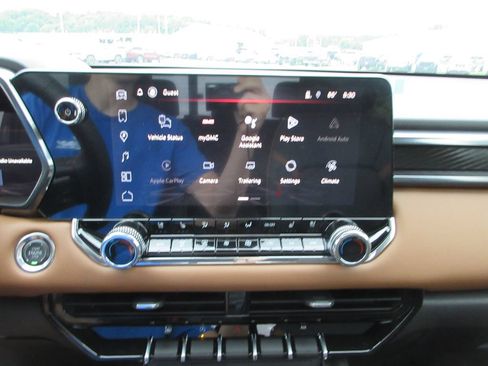 New 2026 GMC Canyon AT4 w/ Technology Plus Package AWD/4WD image 19