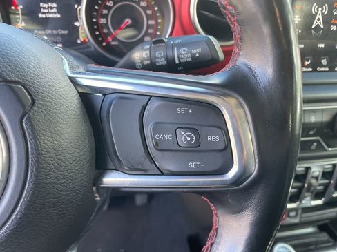 Used 2020 Jeep Wrangler Unlimited Rubicon w/ Dual Top Group AWD/4WD image 17