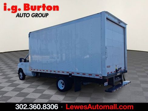 Used 2024 Ford E-450 and Econoline 450 Super Duty w/ Power Windows & Locks Group RWD image 4