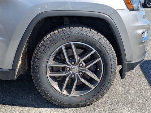 Used 2018 Jeep Grand Cherokee Limited image 9