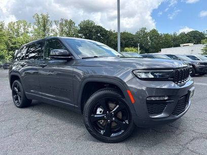 Used 2023 Jeep Grand Cherokee Limited w/ Black Appearance Package