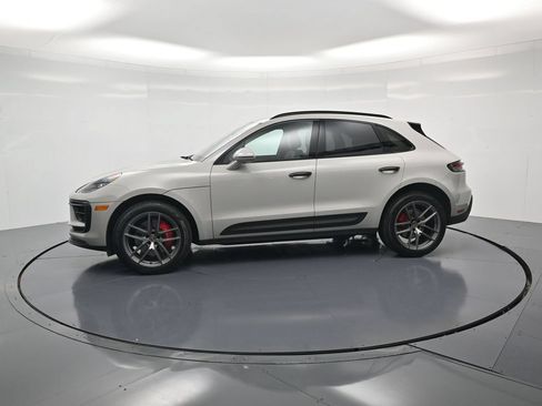 Certified 2022 Porsche Macan S AWD/4WD image 2