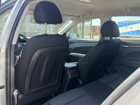 Used 2018 Hyundai Elantra SE w/ Cargo Package FWD image 16