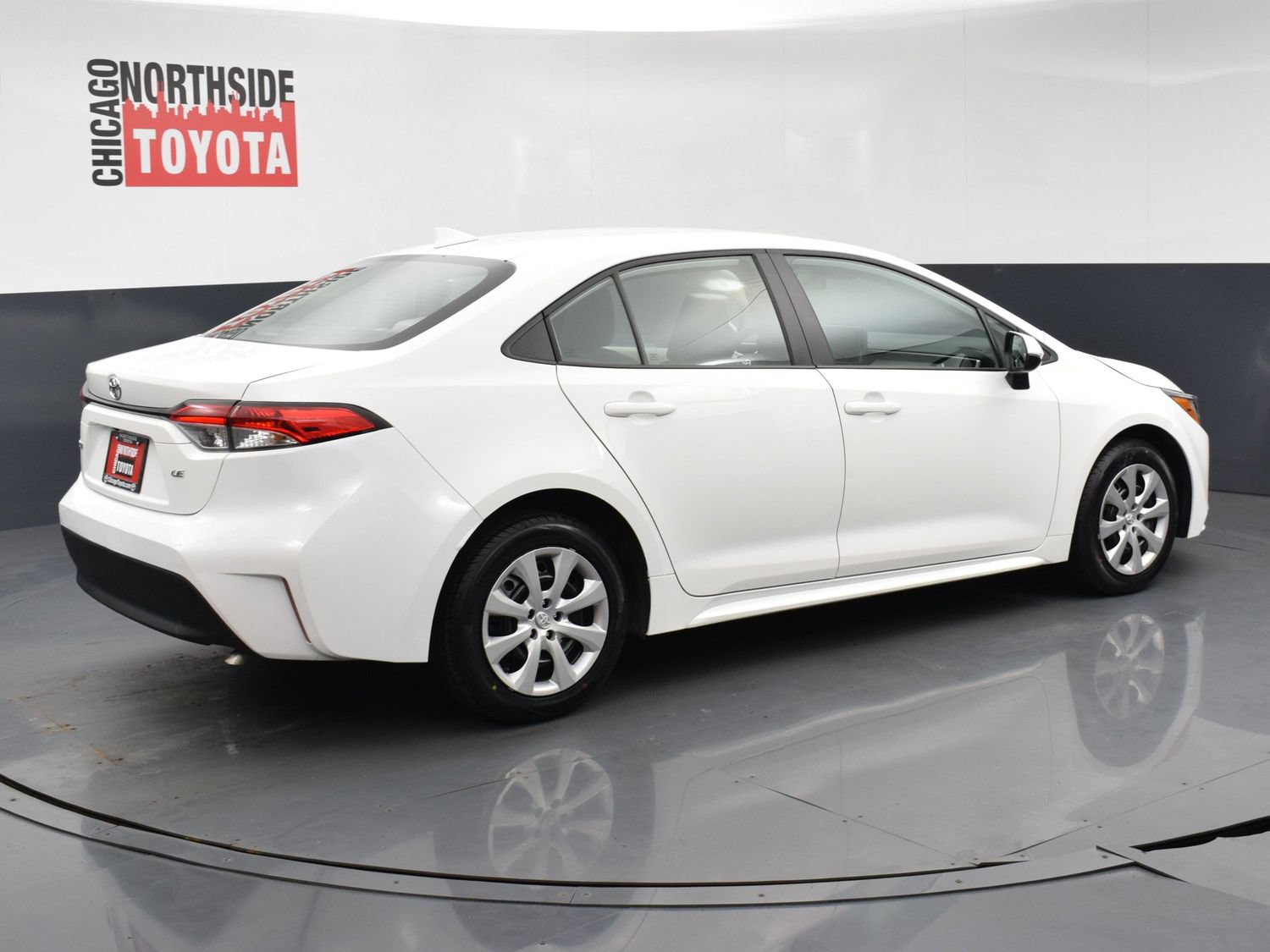 Used 2025 Toyota Corolla LE FWD image 4