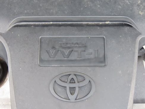 Used 2018 Toyota RAV4 LE image 11