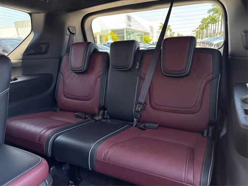 Used 2025 INFINITI QX80 Autograph AWD/4WD image 12