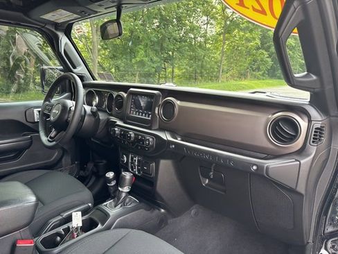 Used 2021 Jeep Wrangler Unlimited Sport image 13