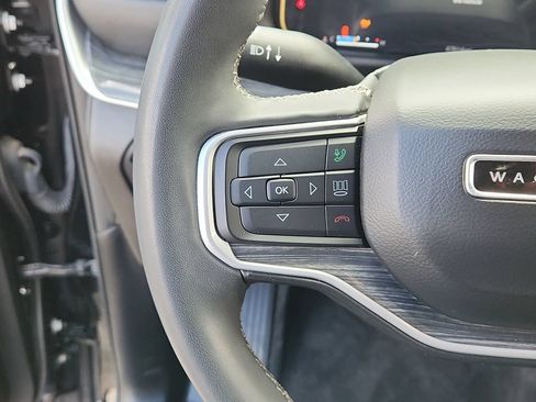 Used 2022 Jeep Wagoneer Series II AWD/4WD image 16