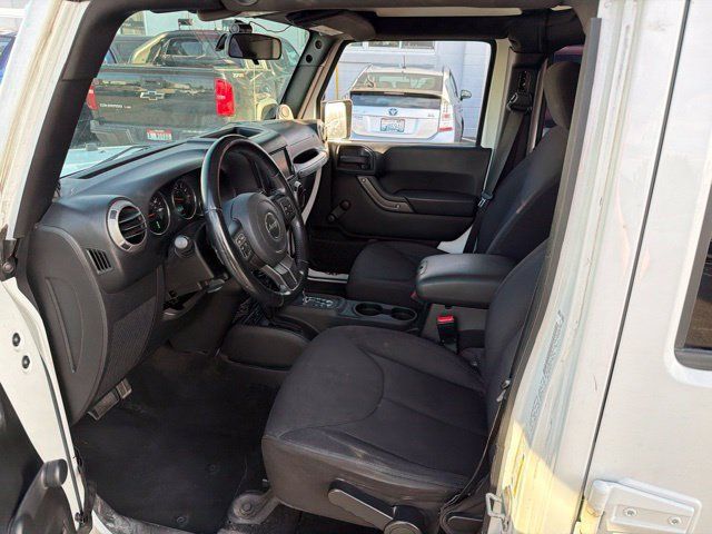 Used 2014 Jeep Wrangler Unlimited Sport w/ Connectivity Group AWD/4WD image 2