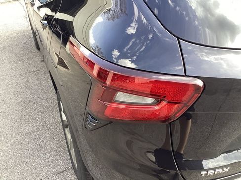 Used 2024 Chevrolet Trax LT image 30