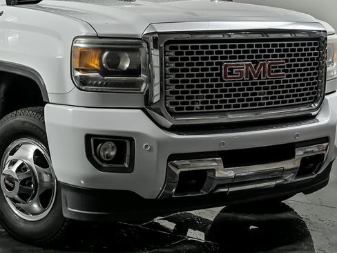 Used 2016 GMC Sierra 3500 Denali w/ Duramax Plus Package AWD/4WD image 2