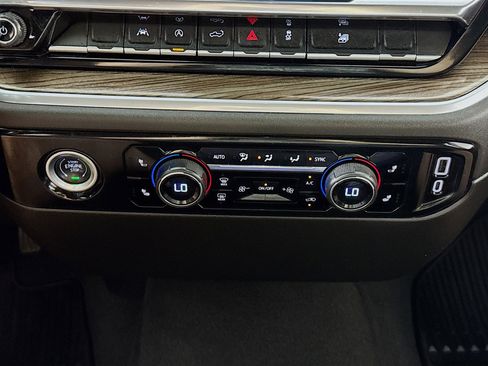 Used 2024 Chevrolet Silverado 1500 LT AWD/4WD image 18