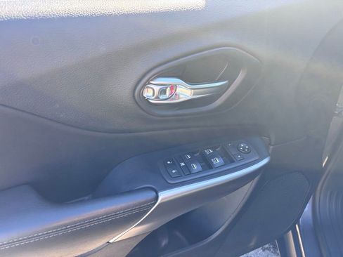 Used 2021 Jeep Cherokee Latitude Lux w/ Sun & Sound Group image 30