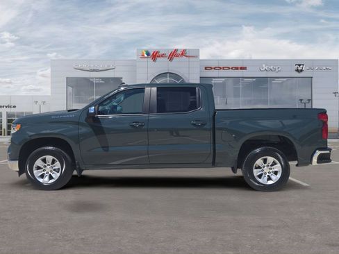 Used 2025 Chevrolet Silverado 1500 LT image 2