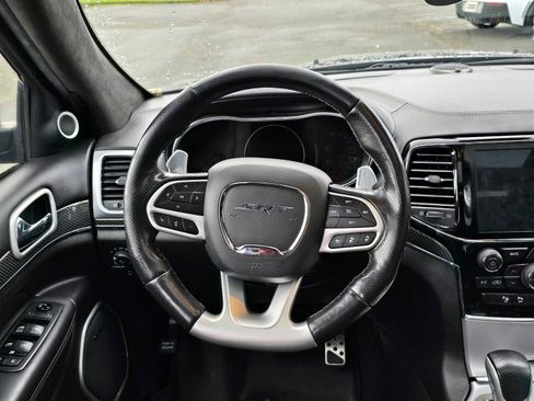 Used 2019 Jeep Grand Cherokee SRT image 18
