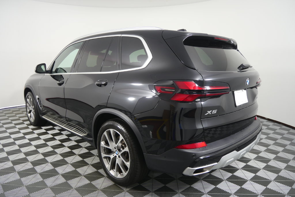 Certified 2024 BMW X5 sDrive40i w/ Premium Package RWD image 6