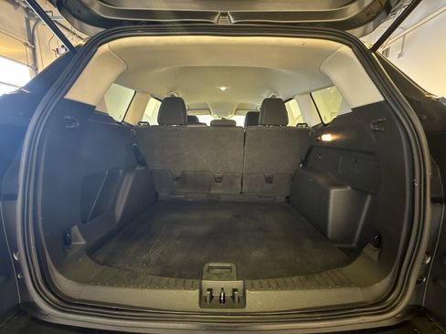 Used 2017 Ford Escape SE w/ Equipment Group 201A image 22