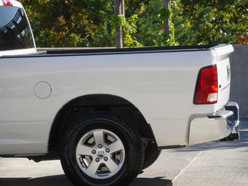 Used 2012 RAM 1500 Classic SLT w/ Luxury Group image 4